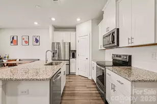 2207 Belterra Dr, Charlotte, NC 28216 - Photo 6