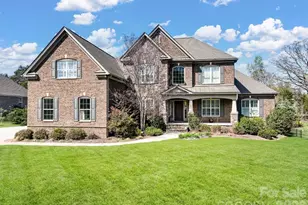 1015 Golden Bell Dr, Waxhaw, NC 28173 - Photo 1