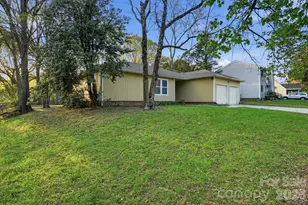 7700 Park Vista Cir, Charlotte, NC 28226 - Photo 2