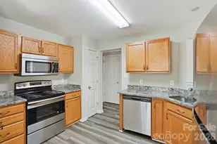 836 Almora Dr, Charlotte, NC 28216 - Photo 20