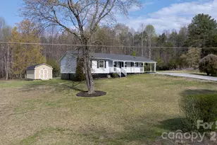 1528 Miller Hill Rd, Lenoir, NC 28645 - Photo 2