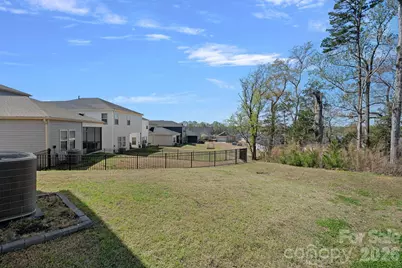 11935 Red Leaf Drive, Charlotte, NC 28215 - Photo 34