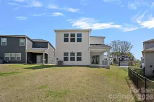 11935 Red Leaf Dr, Charlotte, NC 28215 - Photo 38