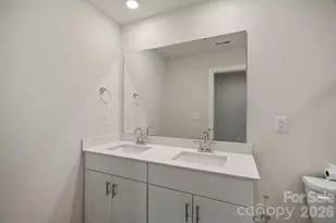 11935 Red Leaf Dr, Charlotte, NC 28215 - Photo 34