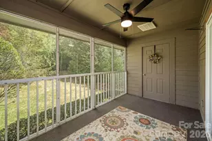 501 Fox Den Ct, Hendersonville, NC 28792 - Photo 10