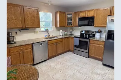 501 Fox Den Court, Hendersonville, NC 28792 - Photo 4