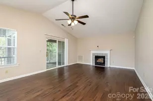 501 Fox Den Ct, Hendersonville, NC 28792 - Photo 6