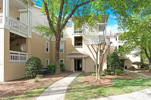 18009 Kings Point Dr, Cornelius, NC 28031 - Photo 2