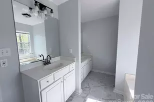 8523 Boxford Ct, Charlotte, NC 28215 - Photo 12