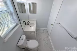 8523 Boxford Ct, Charlotte, NC 28215 - Photo 18