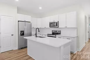 2123 Woodhurst Ln, Albemarle, NC 28001 - Photo 6