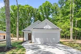 2123 Woodhurst Ln, Albemarle, NC 28001 - Photo 2