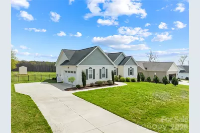 151 Castle Pines Lane, Statesville, NC 28625 - Photo 2