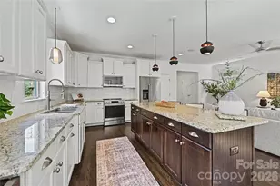 1102 Yale Pl, Charlotte, NC 28209 - Photo 10