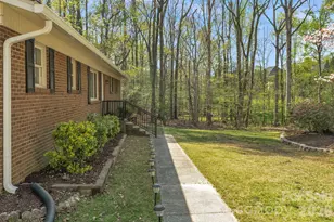 409 Robinson Ave, Matthews, NC 28104 - Photo 4