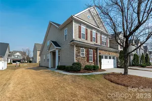 11021 Lucky Horseshoe Ln, Charlotte, NC 28277 - Photo 2