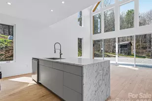 710 Kendal Dr, Leicester, NC 28748 - Photo 16