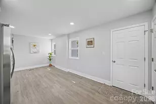 553 Derrydowne Dr, Charlotte, NC 28213 - Photo 14