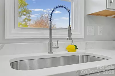 553 Derrydowne Drive, Charlotte, NC 28213 - Photo 12