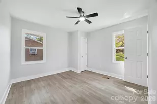 553 Derrydowne Dr, Charlotte, NC 28213 - Photo 18