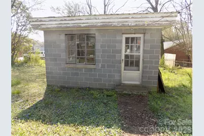 303 W Church Street, Cherryville, NC 28021 - Photo 12