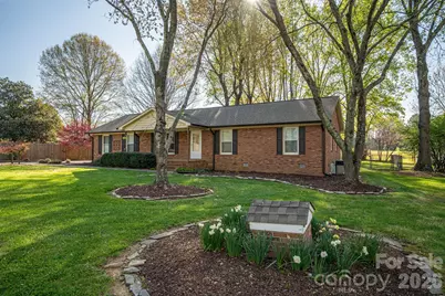 1624 Oak Trail Lane, Charlotte, NC 28216 - Photo 2