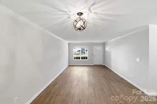 10265 University Park Ln, Charlotte, NC 28213 - Photo 8