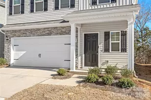 7017 Stoney Wood Ln, Charlotte, NC 28215 - Photo 2