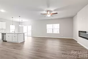 7017 Stoney Wood Ln, Charlotte, NC 28215 - Photo 6