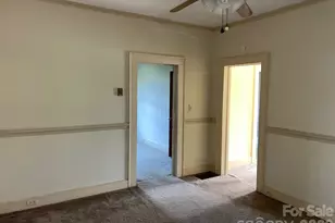 507 S College St, Morganton, NC 28655 - Photo 12