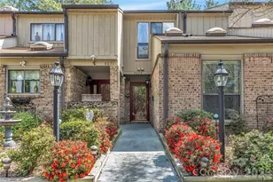 8073 Charter Oak Ln, Charlotte, NC 28226 - Photo 2