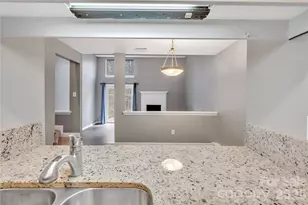 8073 Charter Oak Ln, Charlotte, NC 28226 - Photo 8