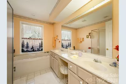 206 Black Oak Lane, Hendersonville, NC 28791 - Photo 22