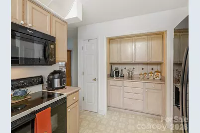 206 Black Oak Lane, Hendersonville, NC 28791 - Photo 16