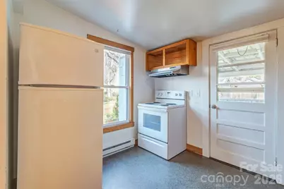 6 Alexander Street, Black Mountain, NC 28711 - Photo 8