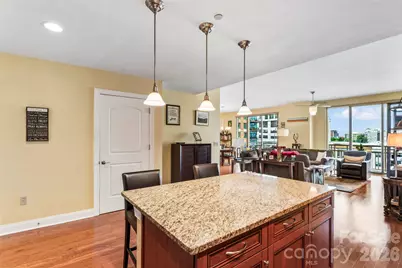 701 Royal Court #1007, Charlotte, NC 28202 - Photo 10