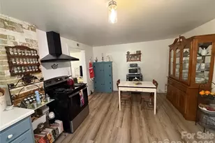 658 Upper Hanging Rock Rd, Spruce Pine, NC 28777 - Photo 10