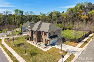 5304 Auburn Hill Ln, Charlotte, NC 28269 - Photo 2