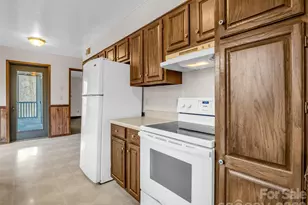 417 Ivy Rd, Black Mountain, NC 28711 - Photo 16