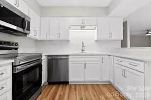 5862 Harris Grove Ln, Charlotte, NC 28212 - Photo 10