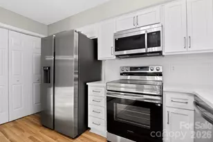 5862 Harris Grove Ln, Charlotte, NC 28212 - Photo 8