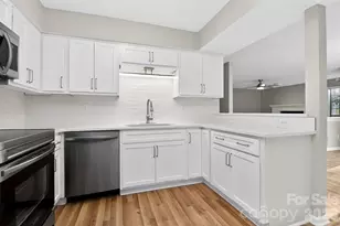 5862 Harris Grove Ln, Charlotte, NC 28212 - Photo 10