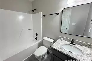 1425 Sugar Hollow Dr, Charlotte, NC 28214 - Photo 10