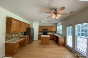 9901 Hazelview Dr, Charlotte, NC 28277 - Photo 12