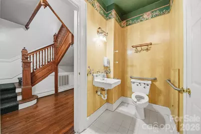 121 5th Avenue NE, Hickory, NC 28601 - Photo 16