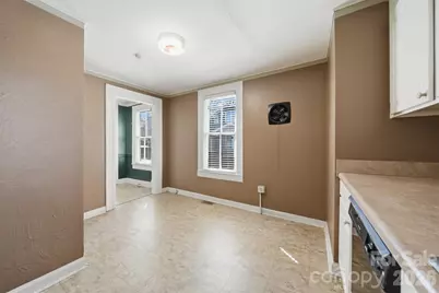 121 5th Avenue NE, Hickory, NC 28601 - Photo 12