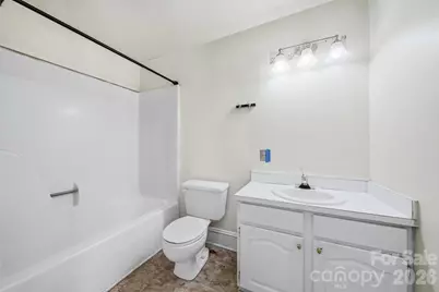 121 5th Avenue NE, Hickory, NC 28601 - Photo 32