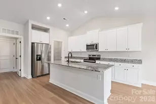 6509 Fairford Dr, Charlotte, NC 28215 - Photo 6