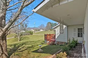 19 Mingus St, Canton, NC 28716 - Photo 4