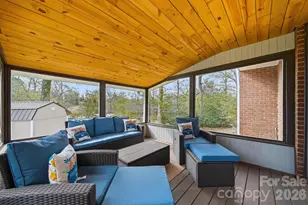 1300 Laurel St NE, Valdese, NC 28690 - Photo 20